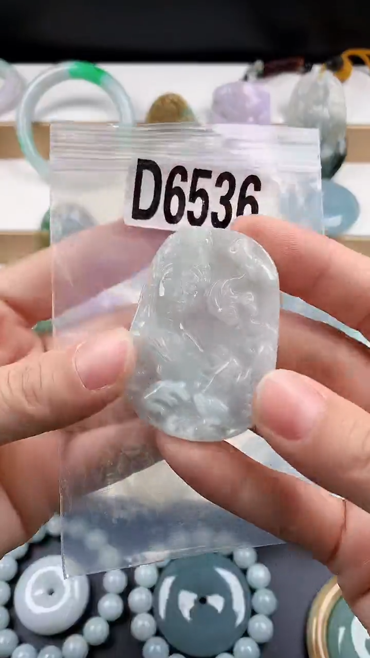 颈饰未镶嵌翡翠天然翡翠吊坠挂件