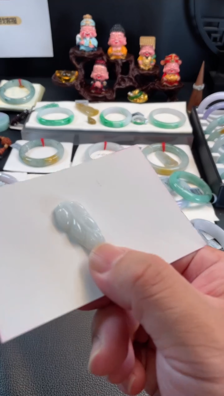 翡翠手镯未镶嵌80有纹裂