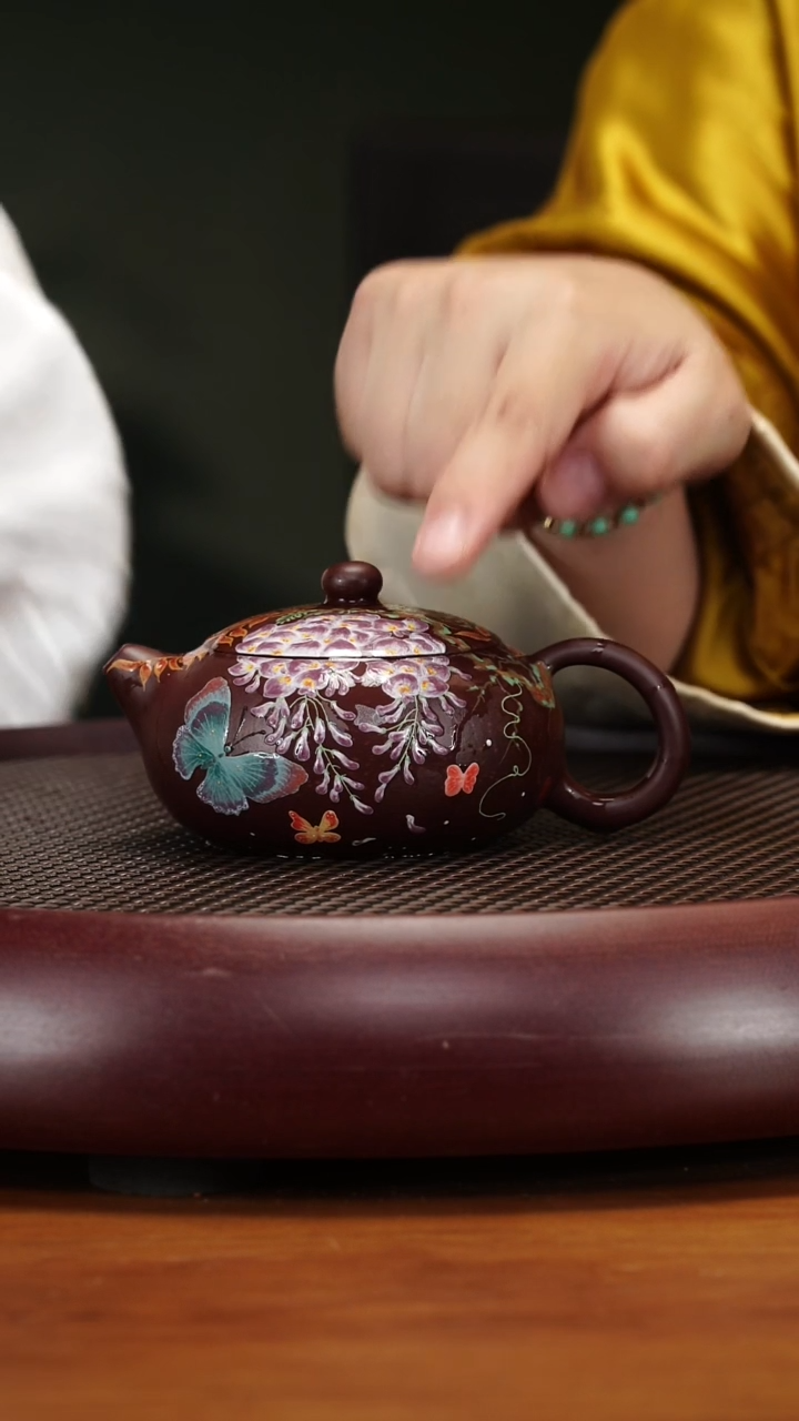 茶壶紫砂18QMJ扁西施紫袍金砂240cc