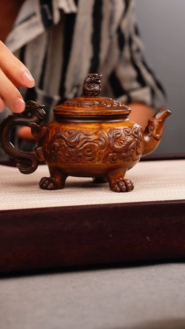 茶壶紫砂龙骨金砂 三足龙尊 刻绘