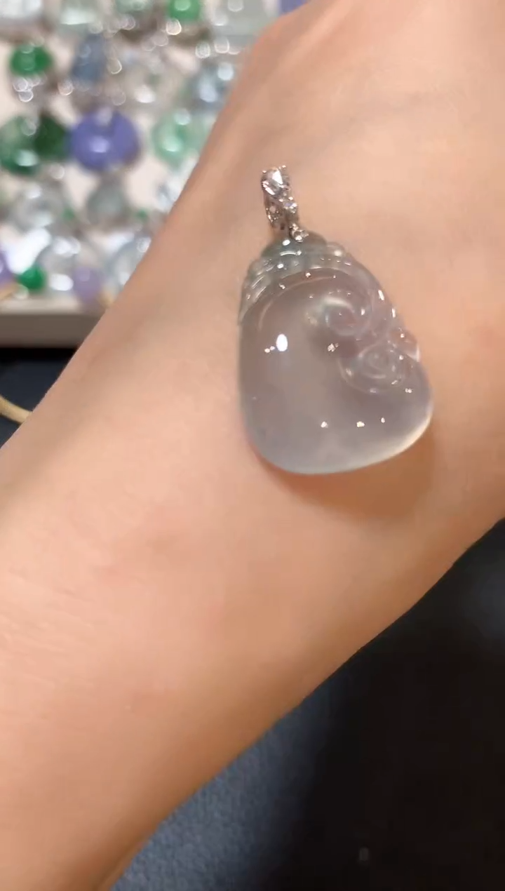 吊坠(不含链)18K金镶嵌翡翠z43 