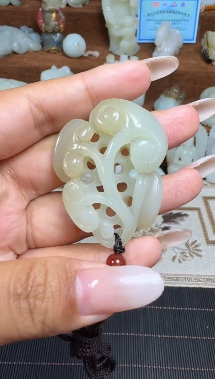 颈饰未镶嵌和田玉1