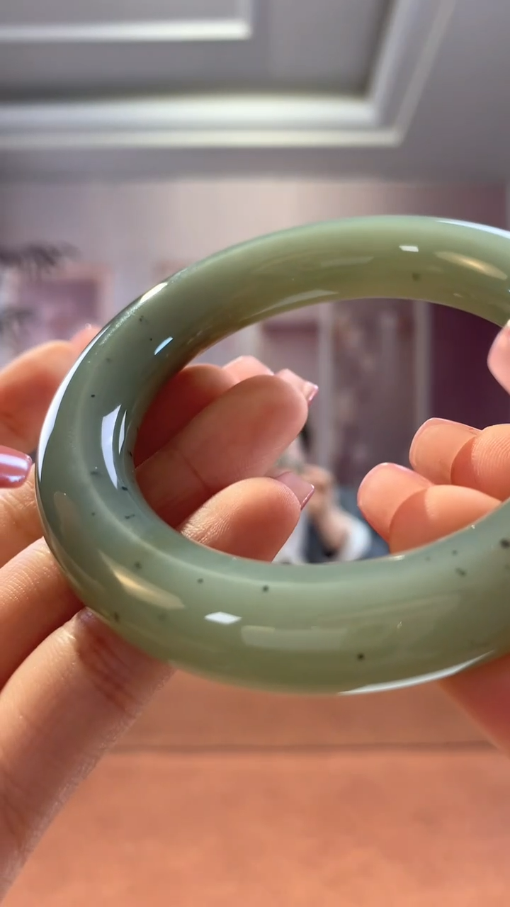 【闪购商品】和田玉手镯未镶嵌且末蓝带糖手镯55