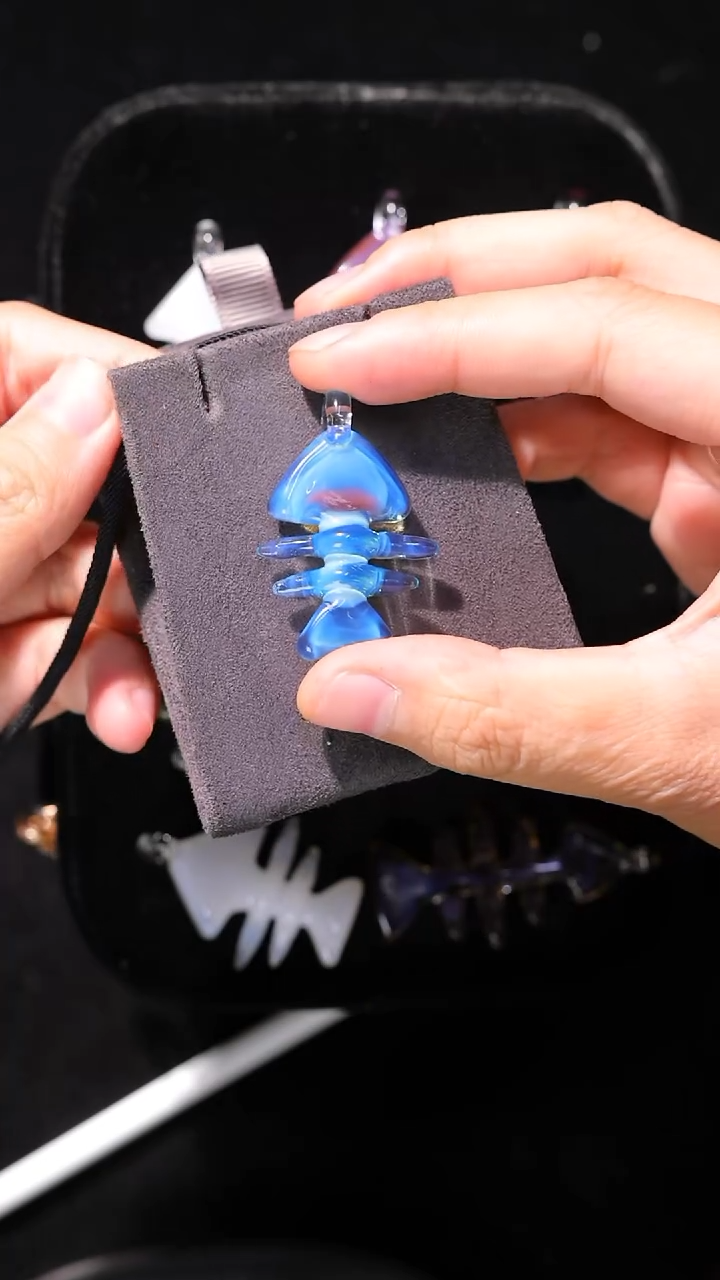 颈饰玻璃PH GLASS