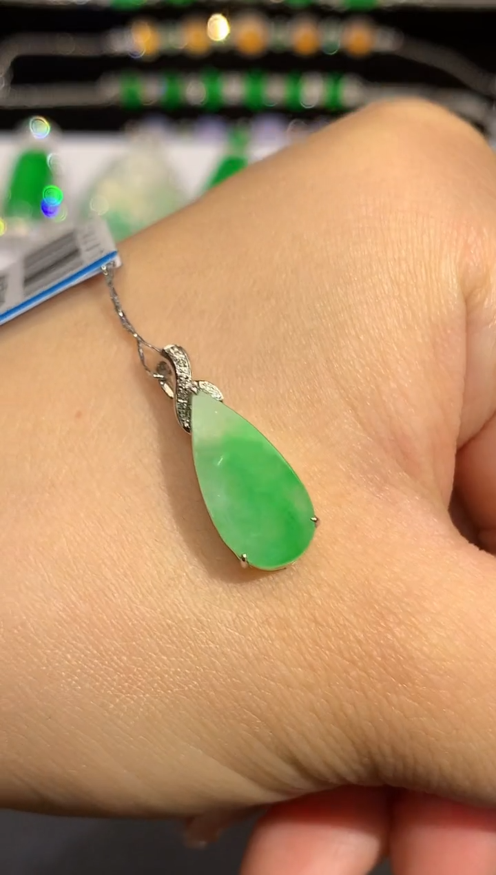 吊坠(不含链)18K金镶嵌翡翠L0707多样性发其一