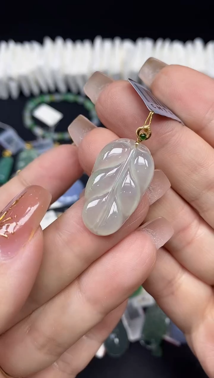 吊坠(不含链)18K金镶嵌翡翠叶子18K金扣镶嵌@@CMT1150-1