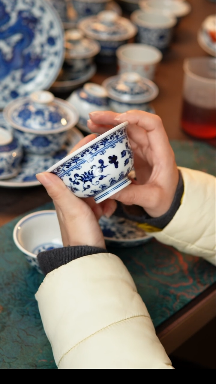 茶具内外满绘压手杯