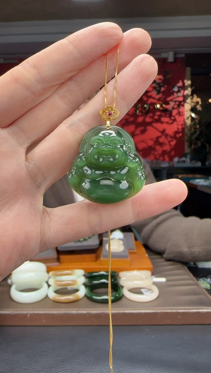 颈饰18K金镶嵌和田玉碧玉猫佛公