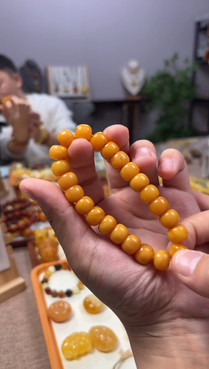 【闪购商品】蜜蜡裸石未镶嵌手串