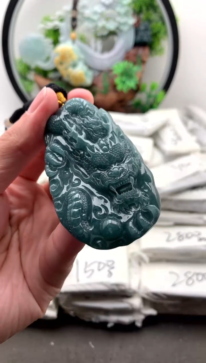 【闪购商品】翡翠颈饰未镶嵌龙牌