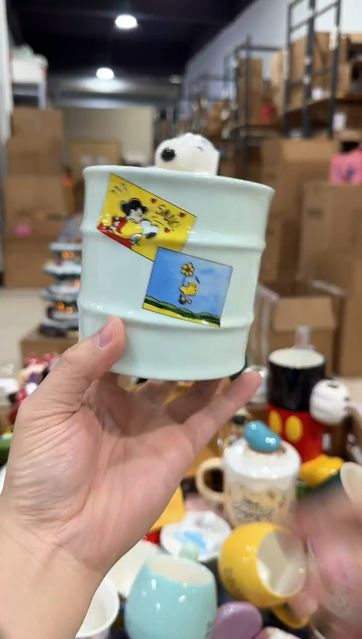 瓷片史努比油桶笔筒