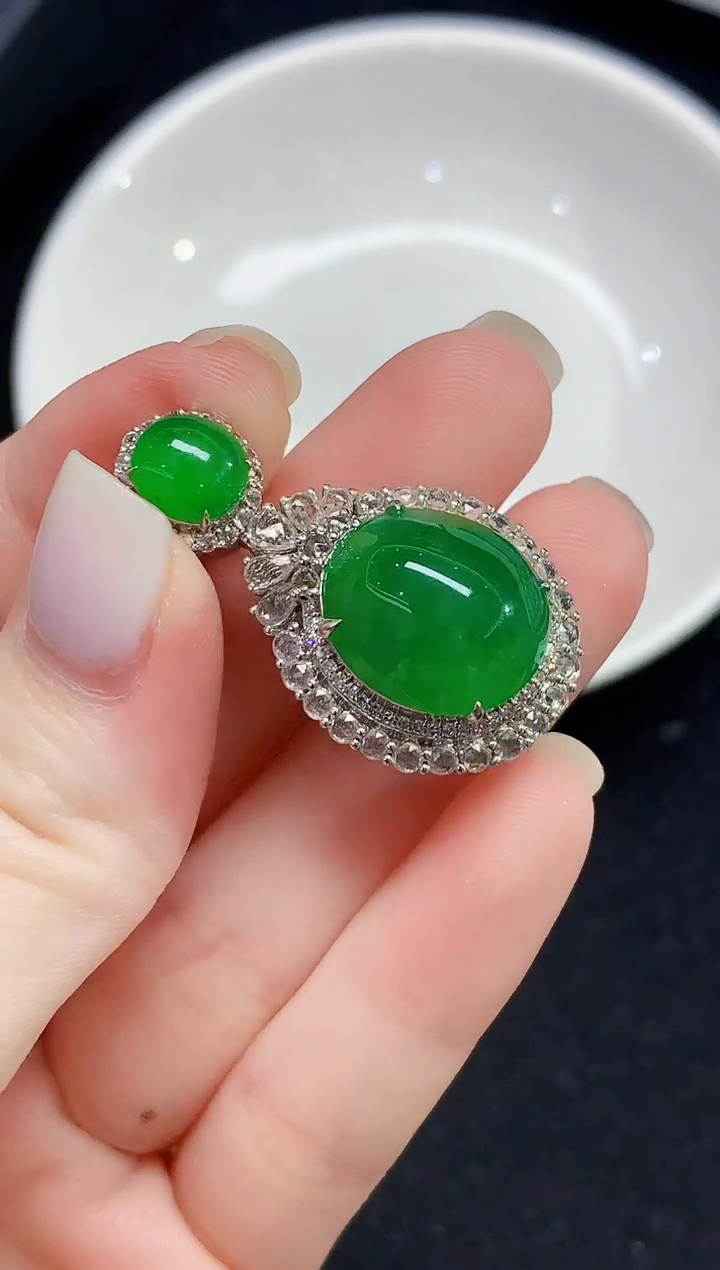 吊坠(不含链)18K金镶嵌翡翠ZZ多样性发其一