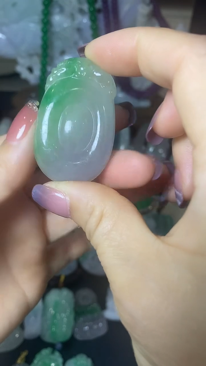 颈饰未镶嵌翡翠平安扣