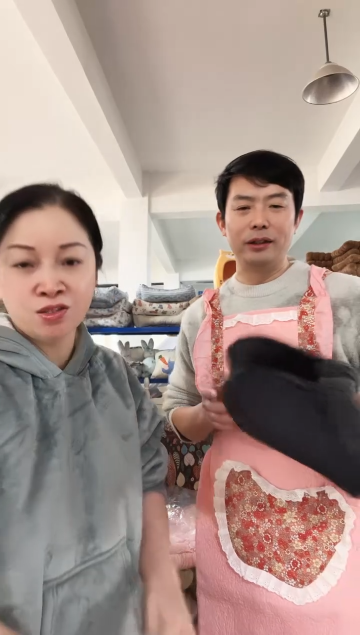 棉棉A05  鞋子不挑色发一双  43码以内