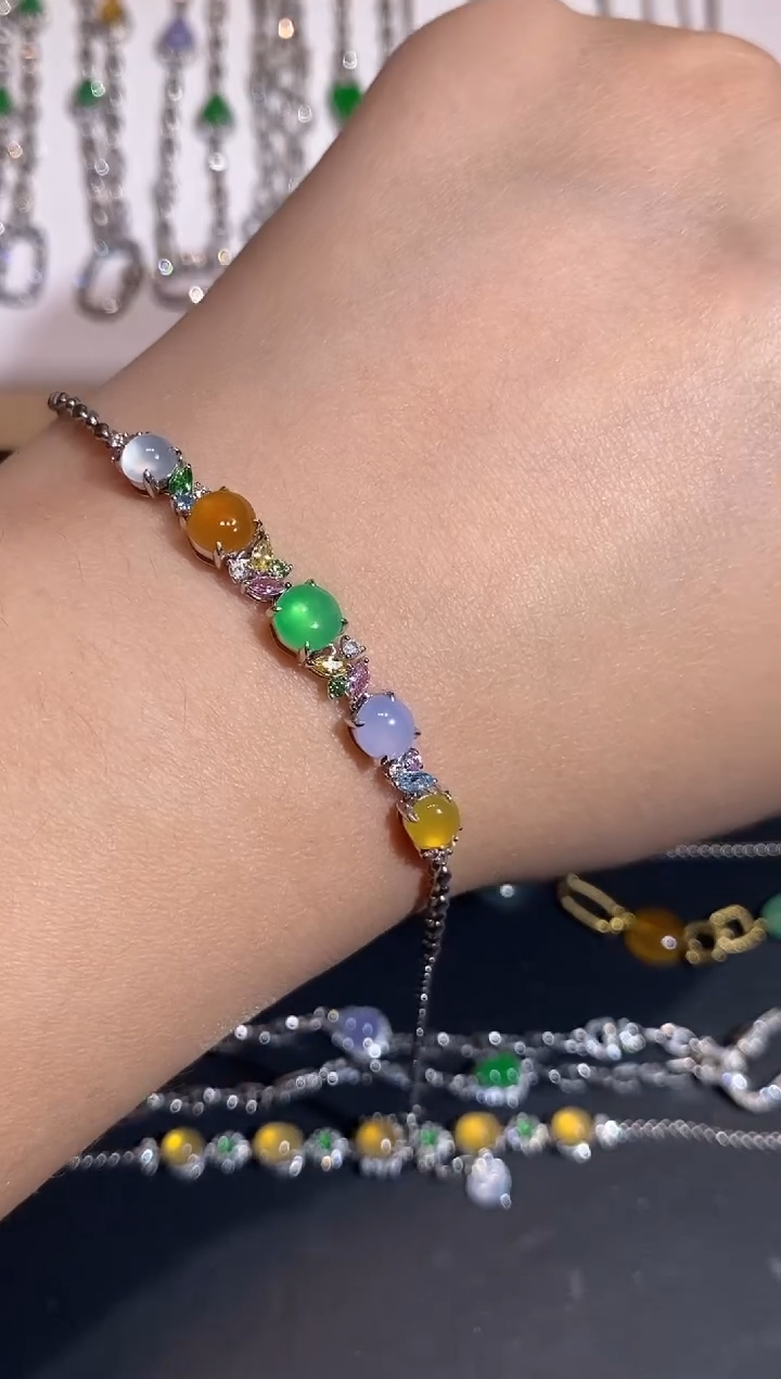 颈饰18K金镶嵌翡翠手链