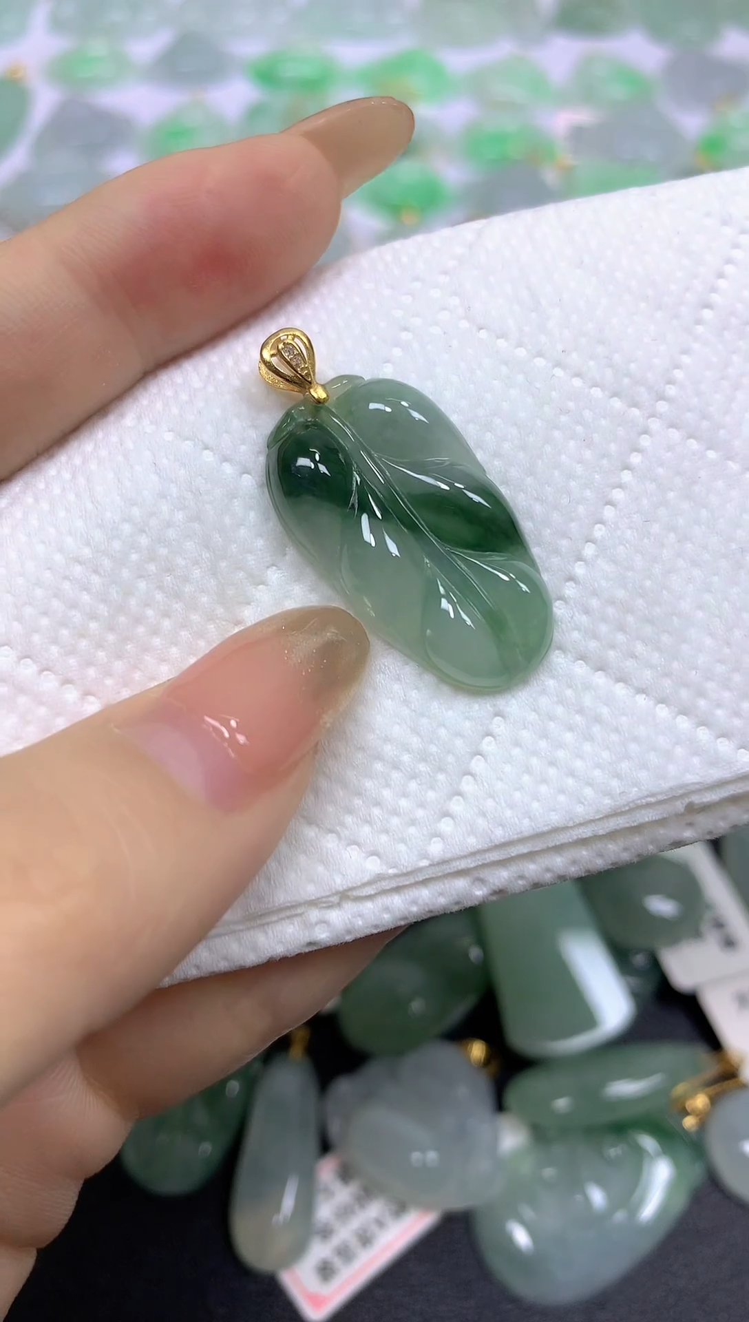 颈饰未镶嵌翡翠A货