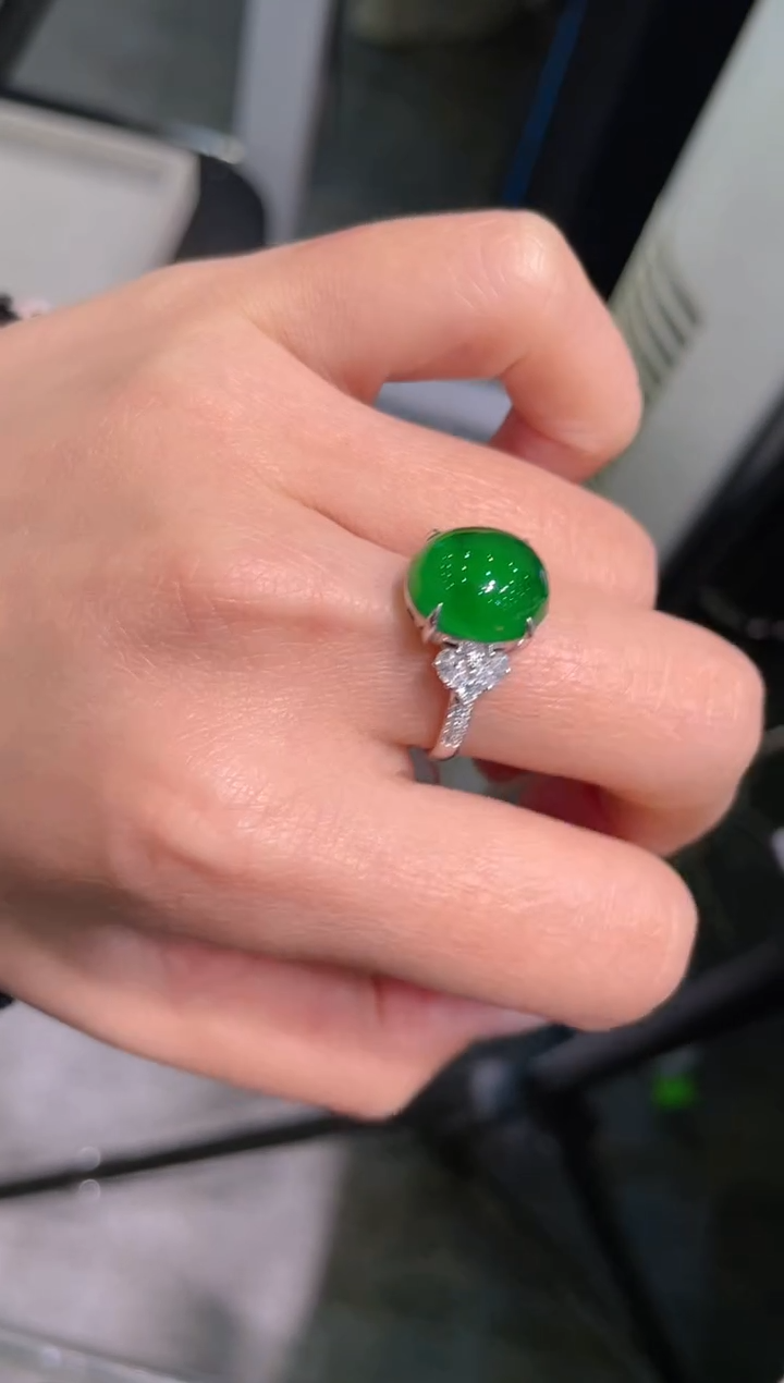 【闪购商品】翡翠吊坠(不含链)18K金镶嵌A70