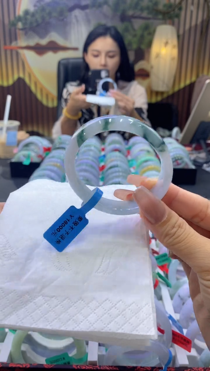 翡翠手镯未镶嵌000000173