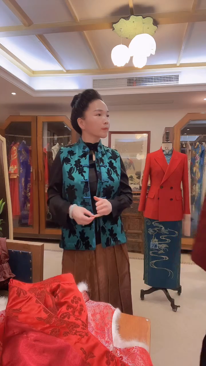 【闪购商品】织绣【直播间孤品年初五发】绿色醋酸漳绒马甲