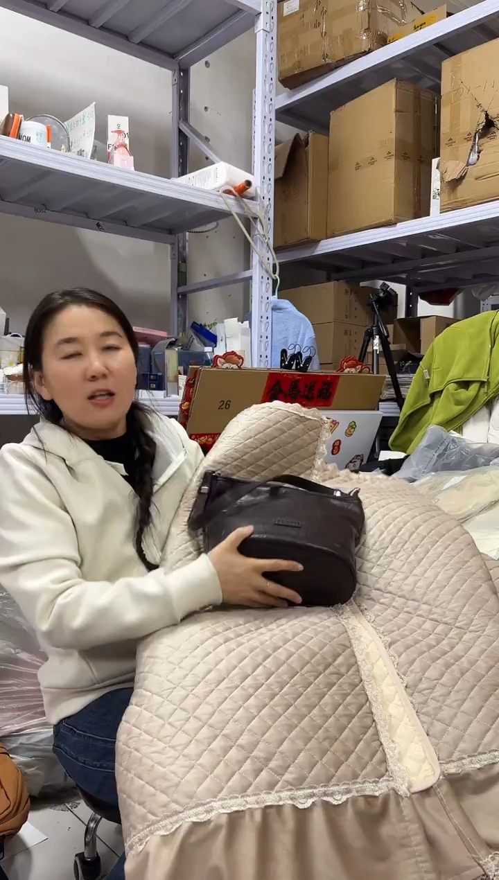 PU上车啦 宝宝们抓紧时间去下方链接拍吧卡其色沙发垫发一套