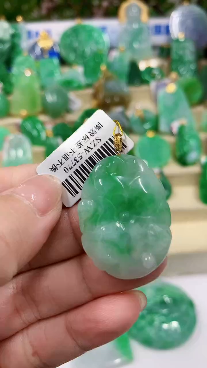 【闪购商品】翡翠吊坠(不含链)18K金镶嵌挂件