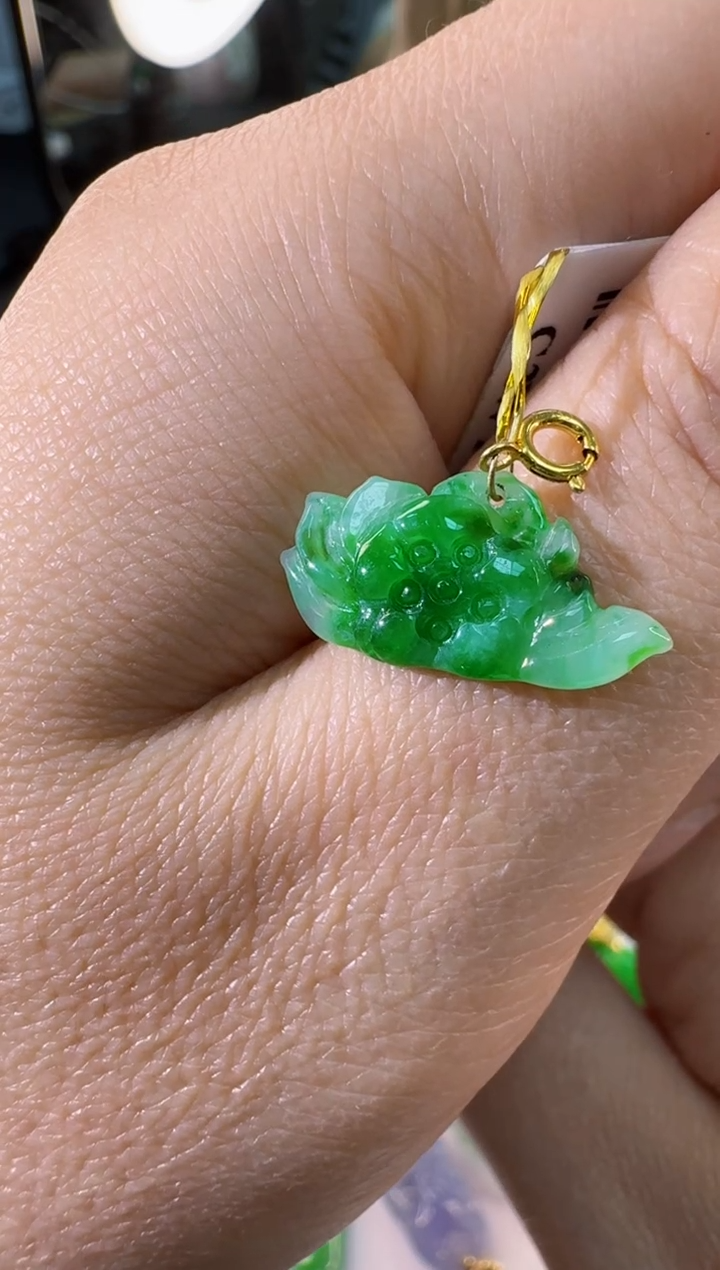 【闪购商品】翡翠吊坠(不含链)18K金镶嵌缅甸翡翠A货吊坠