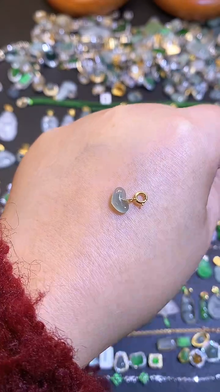 【闪购商品】翡翠吊坠(不含链)18K金镶嵌1