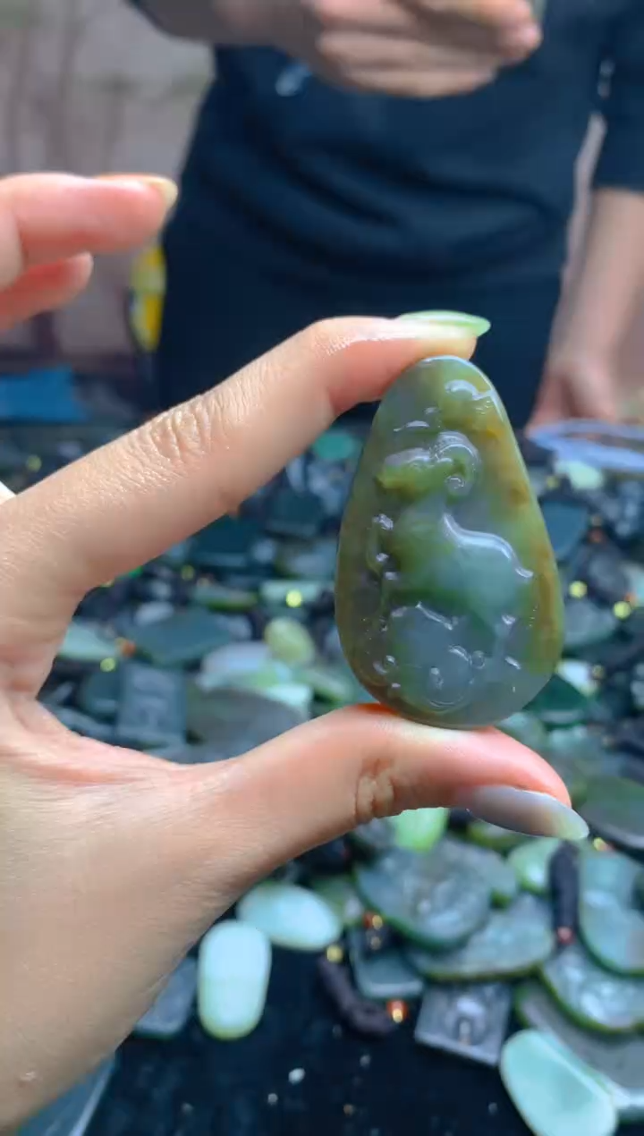 颈饰未镶嵌和田玉1