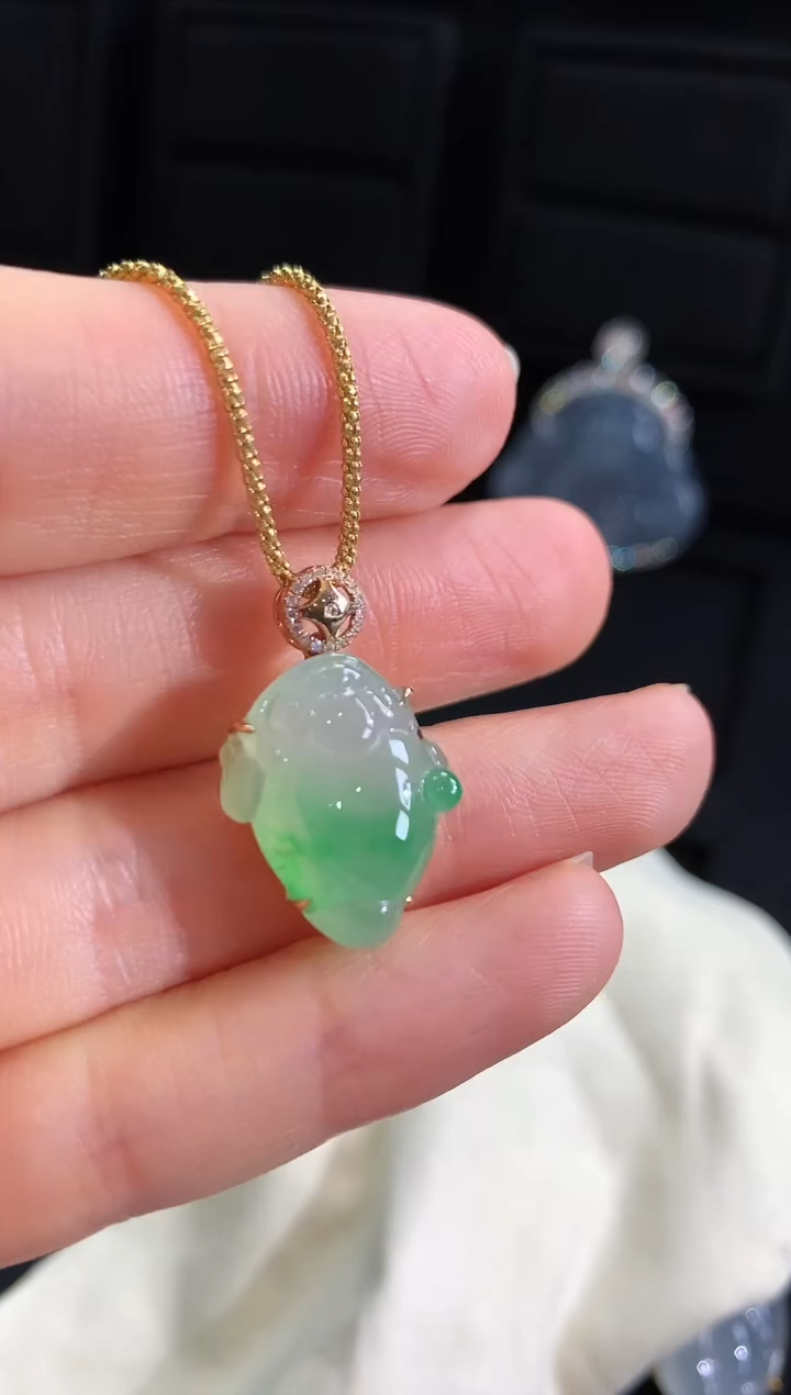 【闪购商品】翡翠吊坠(不含链)18K金镶嵌吊坠