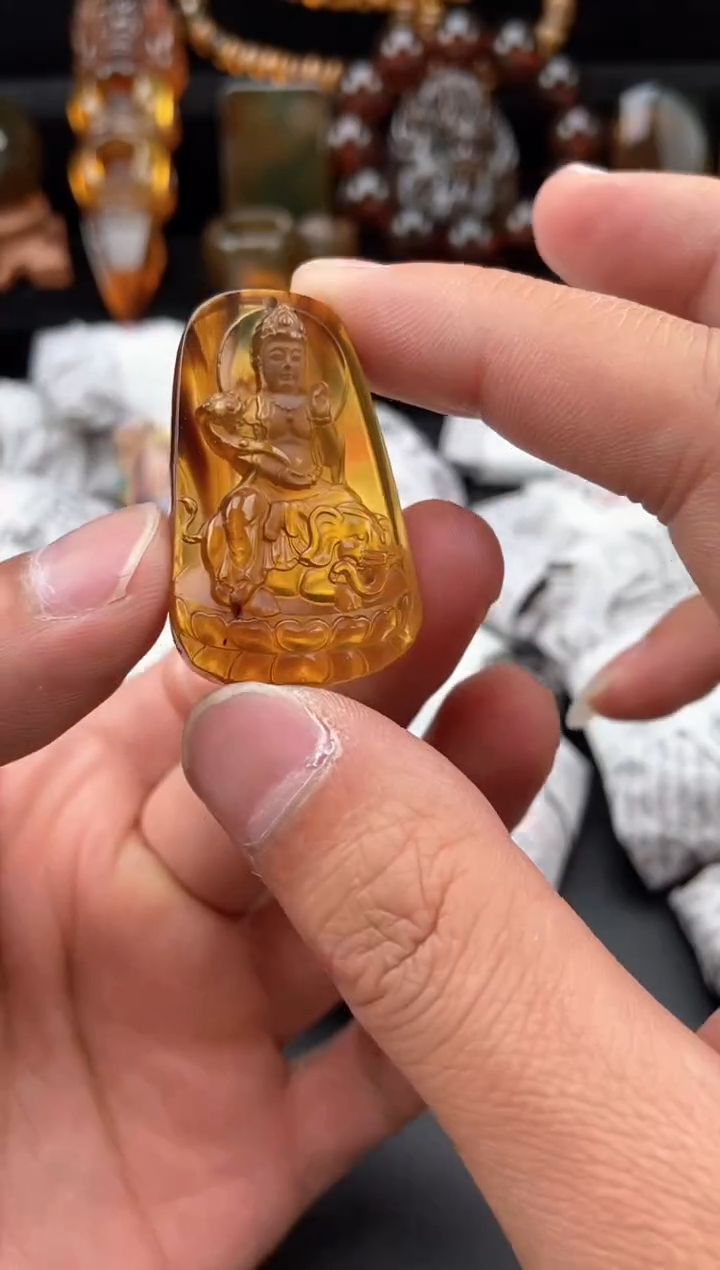 【闪购商品】琥珀颈饰未镶嵌金棕珀普贤吊坠