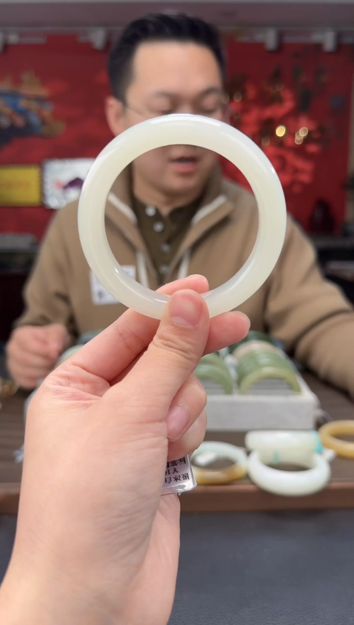 【闪购商品】和田玉.未镶嵌白月光正装镯50-59