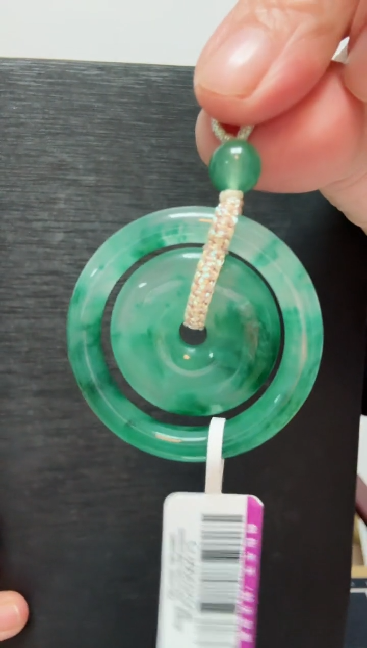 颈饰未镶嵌石英质玉22吊坠