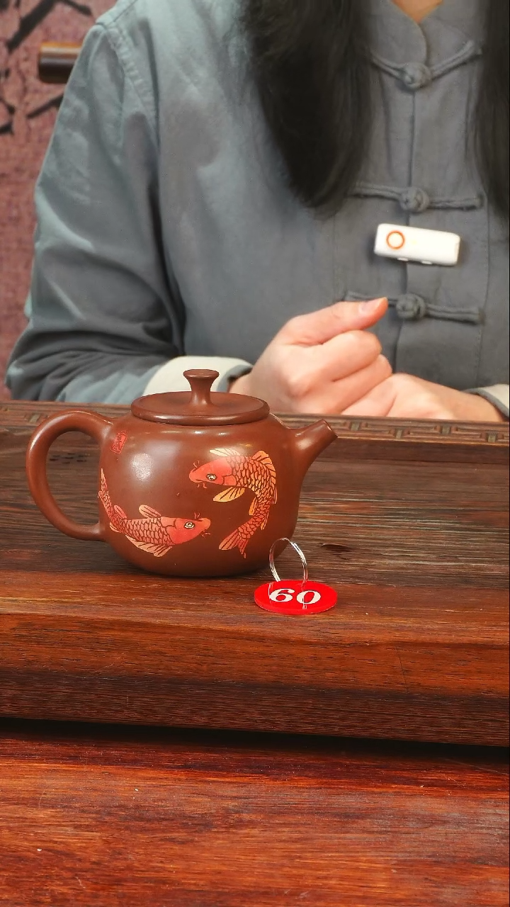 60逢春紫陶全手工羊肝红多道刻填苹果壶280ml