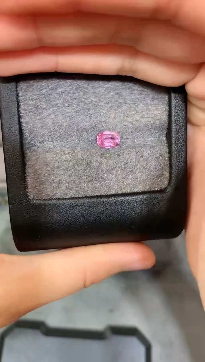 【闪购商品】定制尖晶石裸石未镶嵌椭圆 桃粉色调 1.18ct