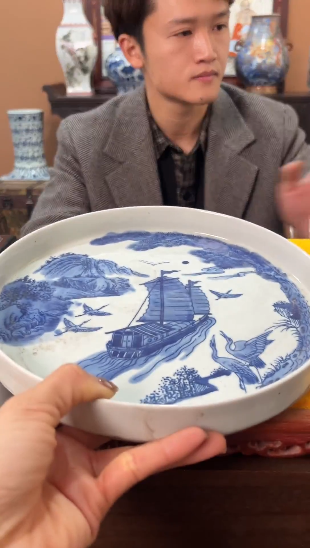盘青花山水题材赏盘