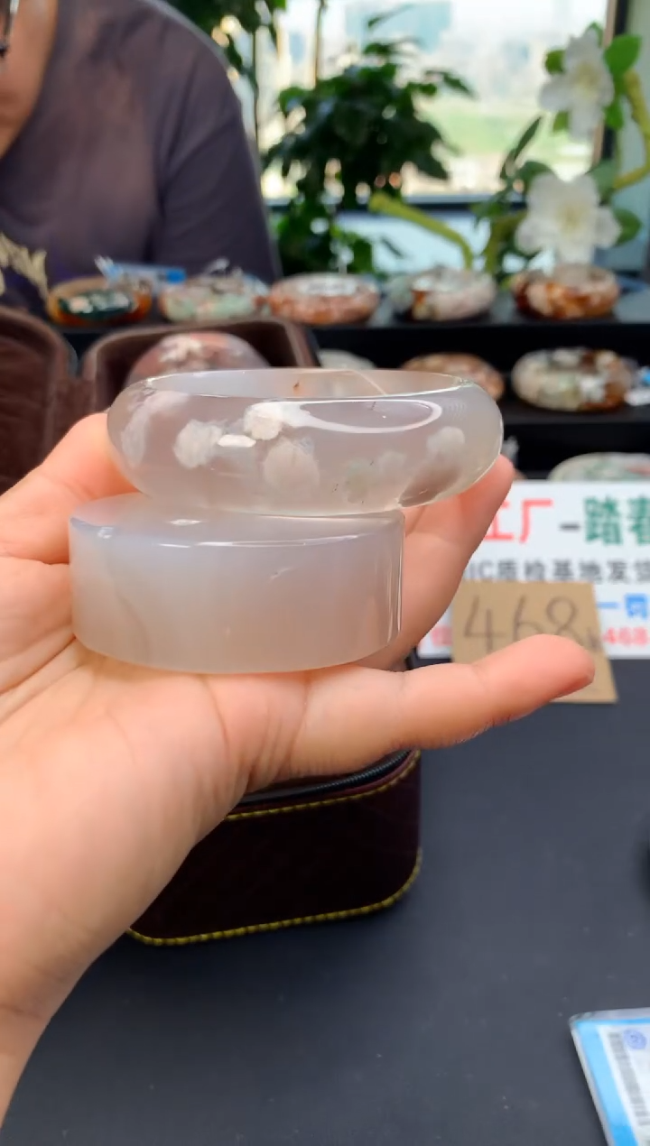 石英质玉手镯未镶嵌赠送镯心（圈口60