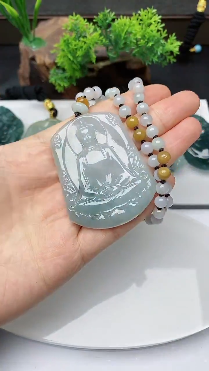 【闪购商品】翡翠颈饰未镶嵌