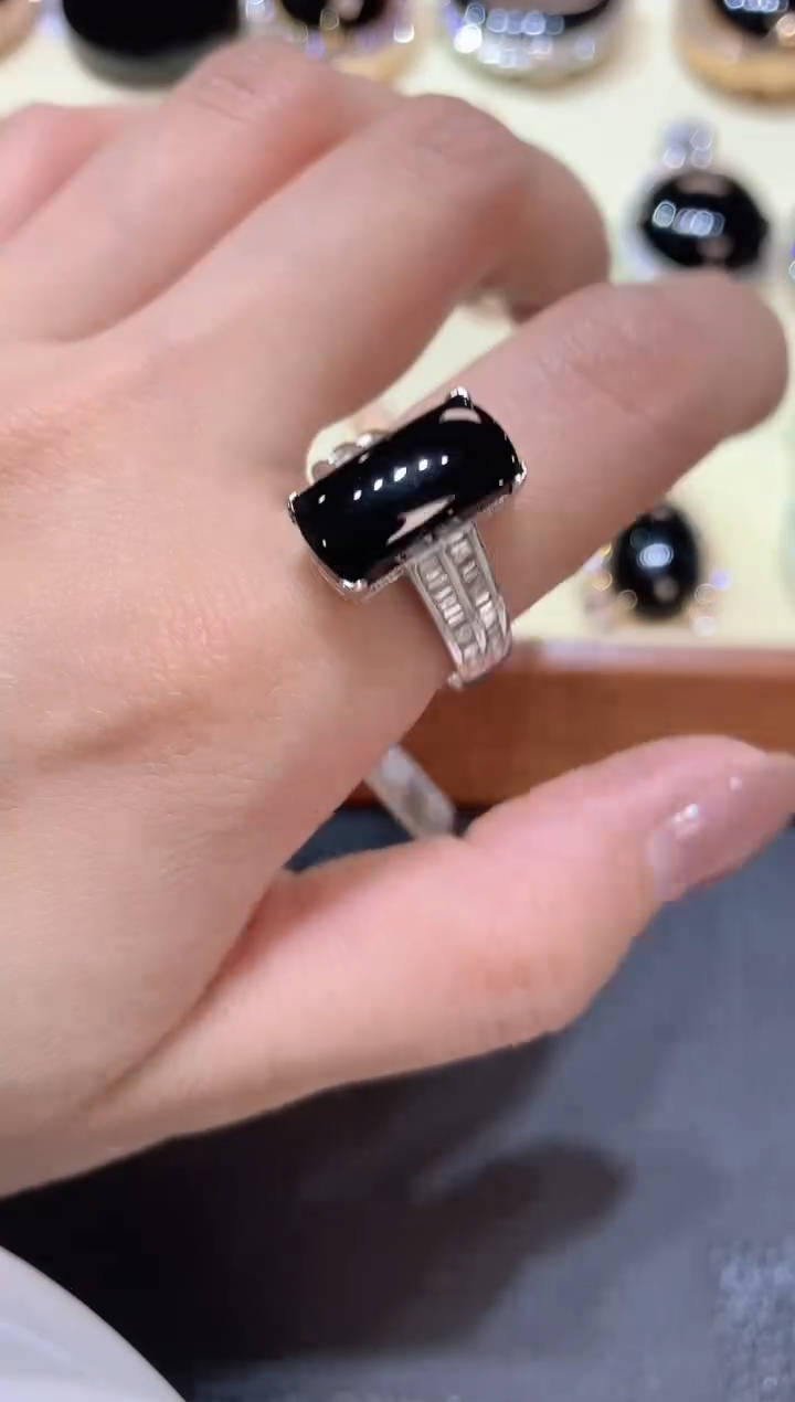 【闪购商品】翡翠戒指18K金镶嵌E92翡翠