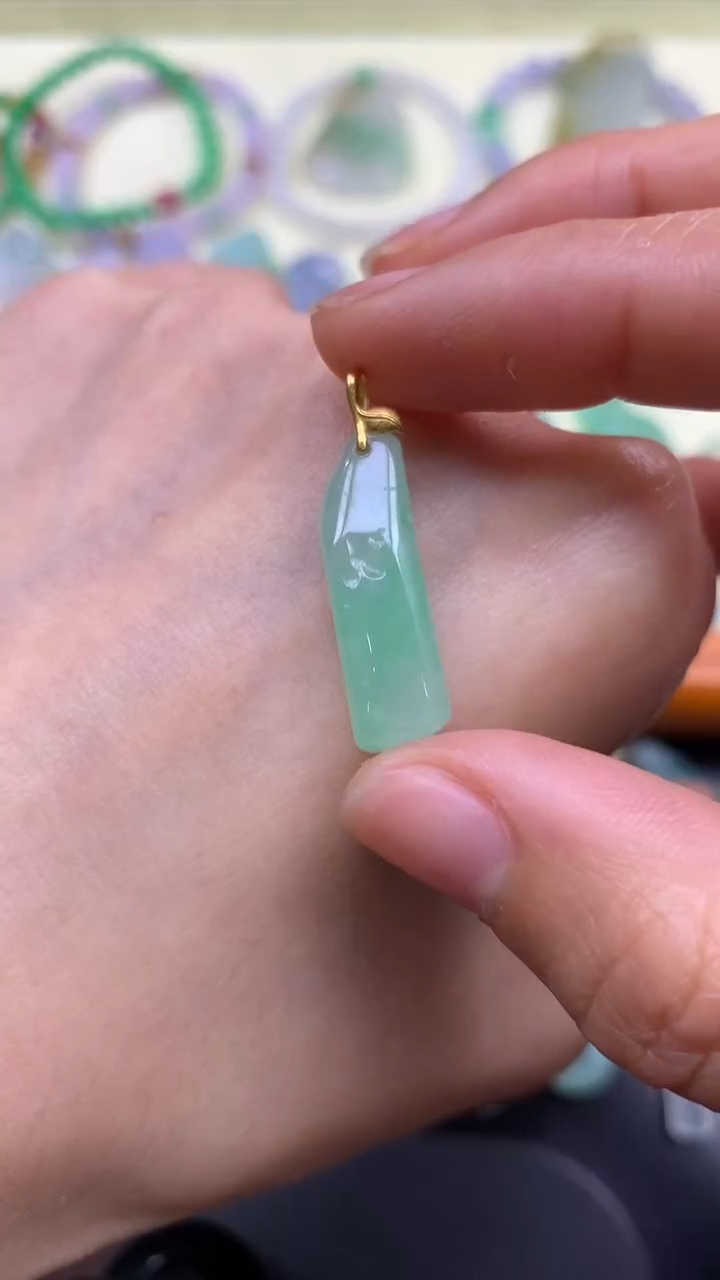 【闪购商品】翡翠颈饰18K金镶嵌翡翠