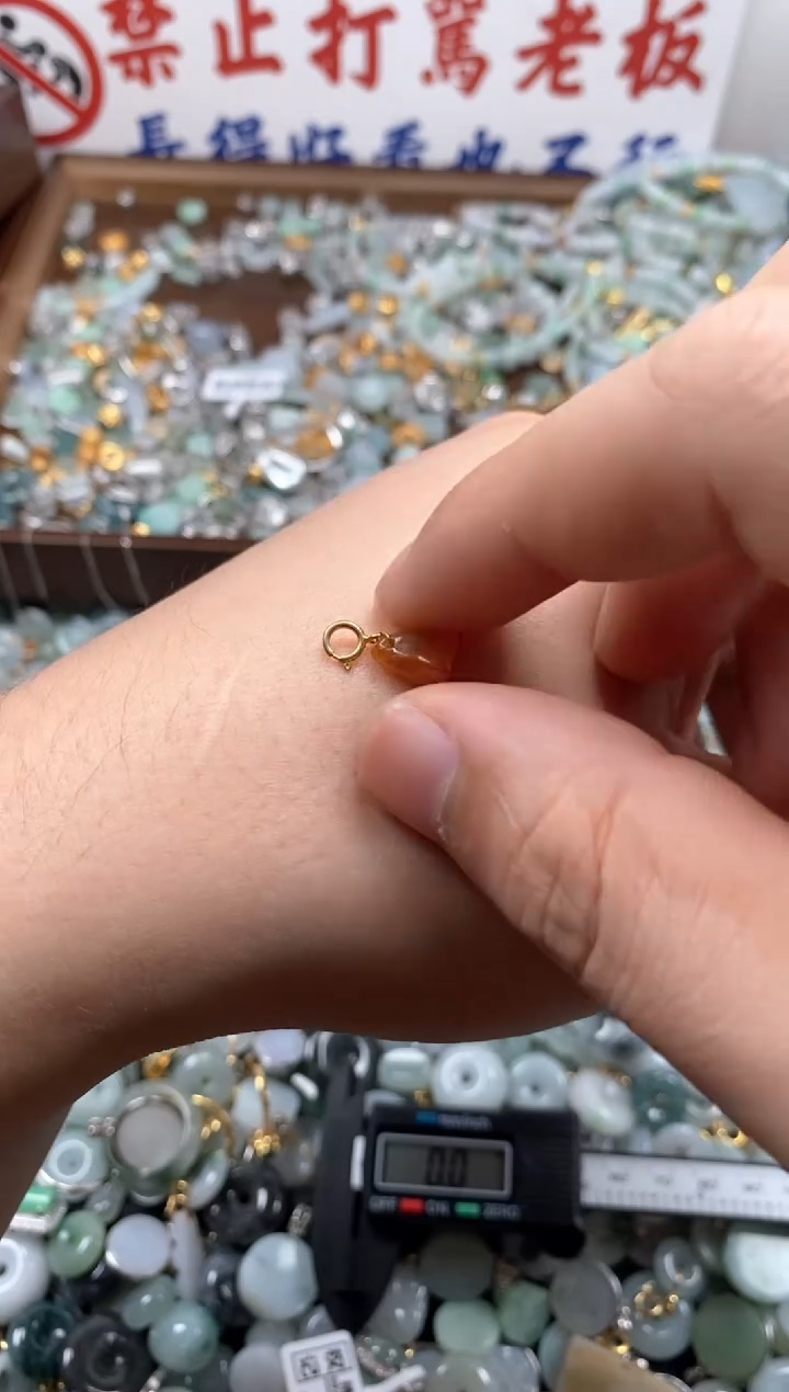 【闪购商品】翡翠颈饰未镶嵌哥哥