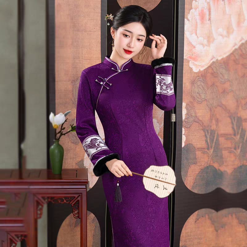 紫色加绒提花刺绣复古旗袍