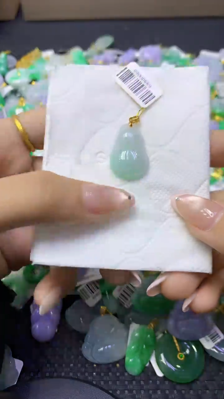 颈饰未镶嵌翡翠天然缅甸翡翠A货