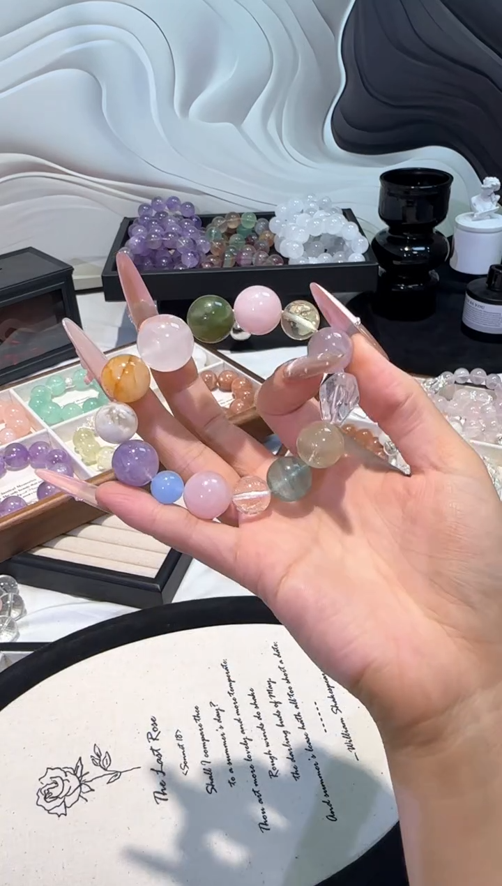 水晶手串未镶嵌多宝