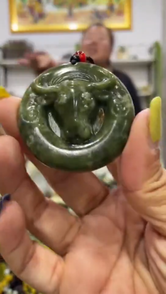 未镶嵌岫玉吊坠 