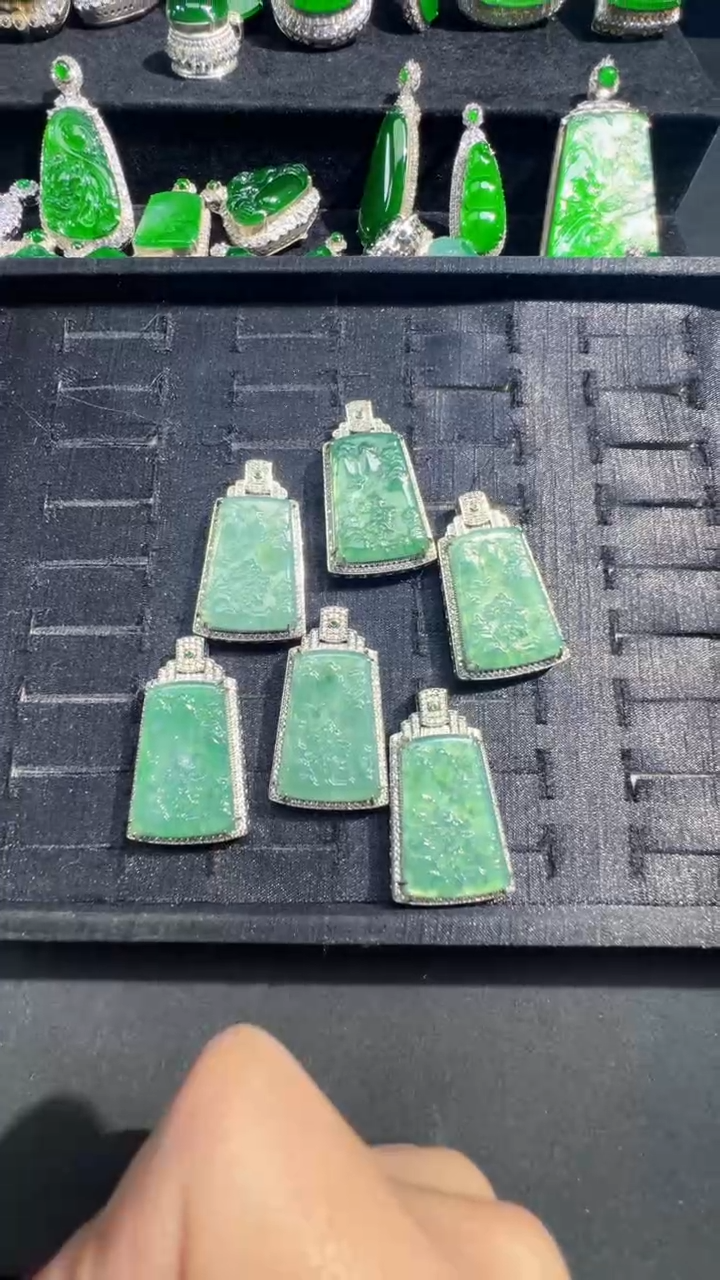 【闪购商品】定制翡翠未镶嵌山水商品多样性发货1