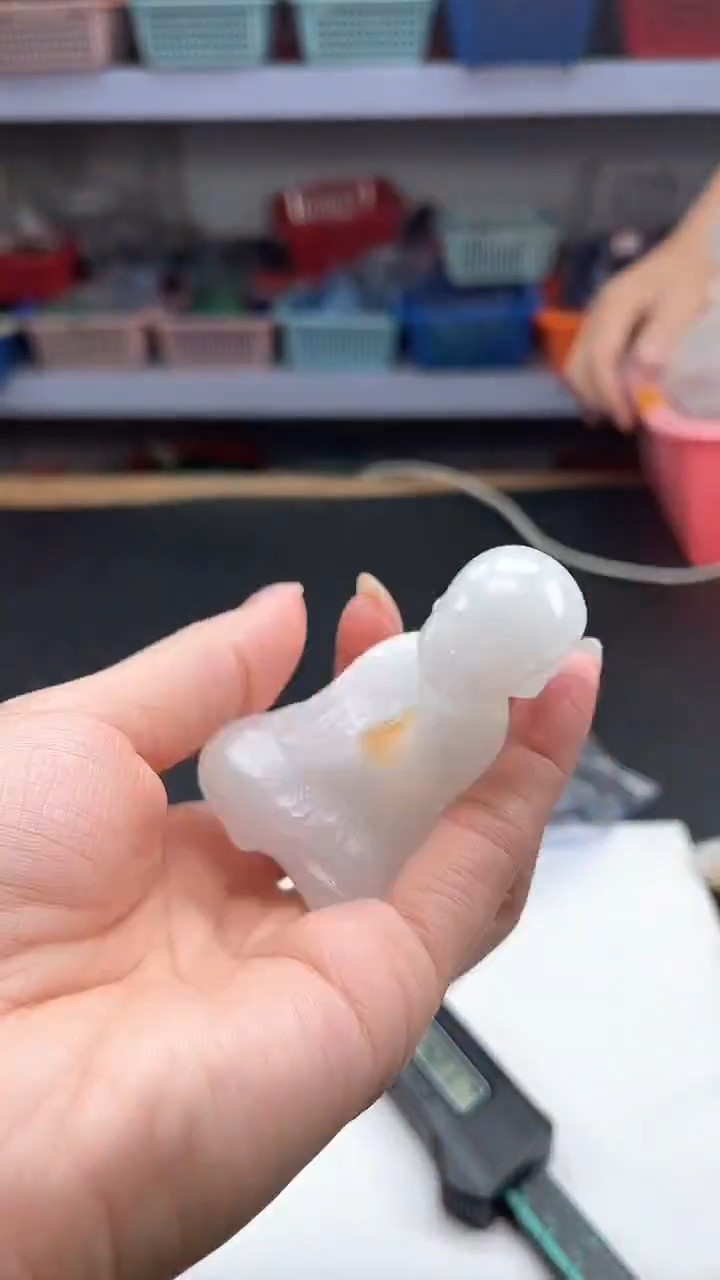 吊坠(赠链)未镶嵌石英质玉挂件