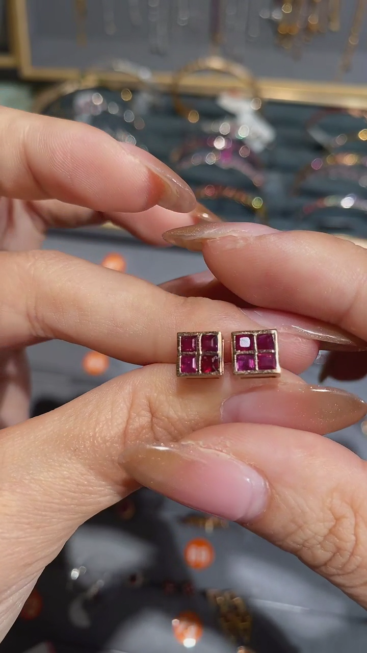 【闪购商品】红宝石耳饰18K金镶嵌耳钉