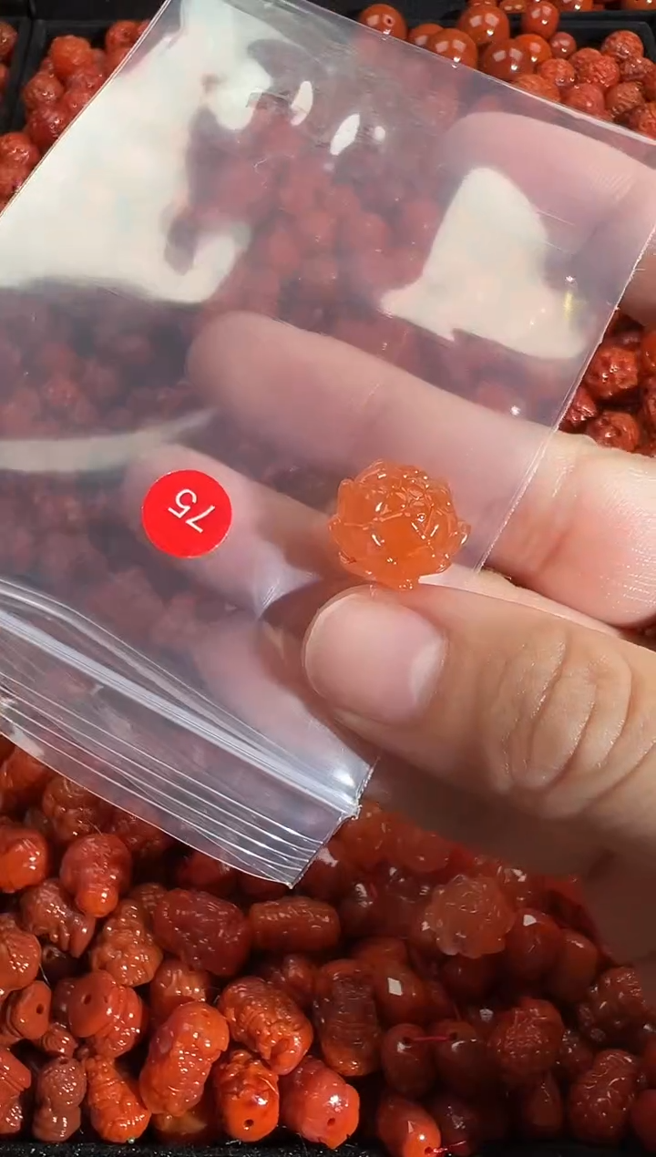 颈饰未镶嵌南红玛瑙1