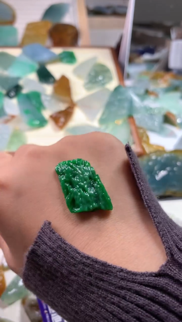 【闪购商品】翡翠颈饰未镶嵌吊坠