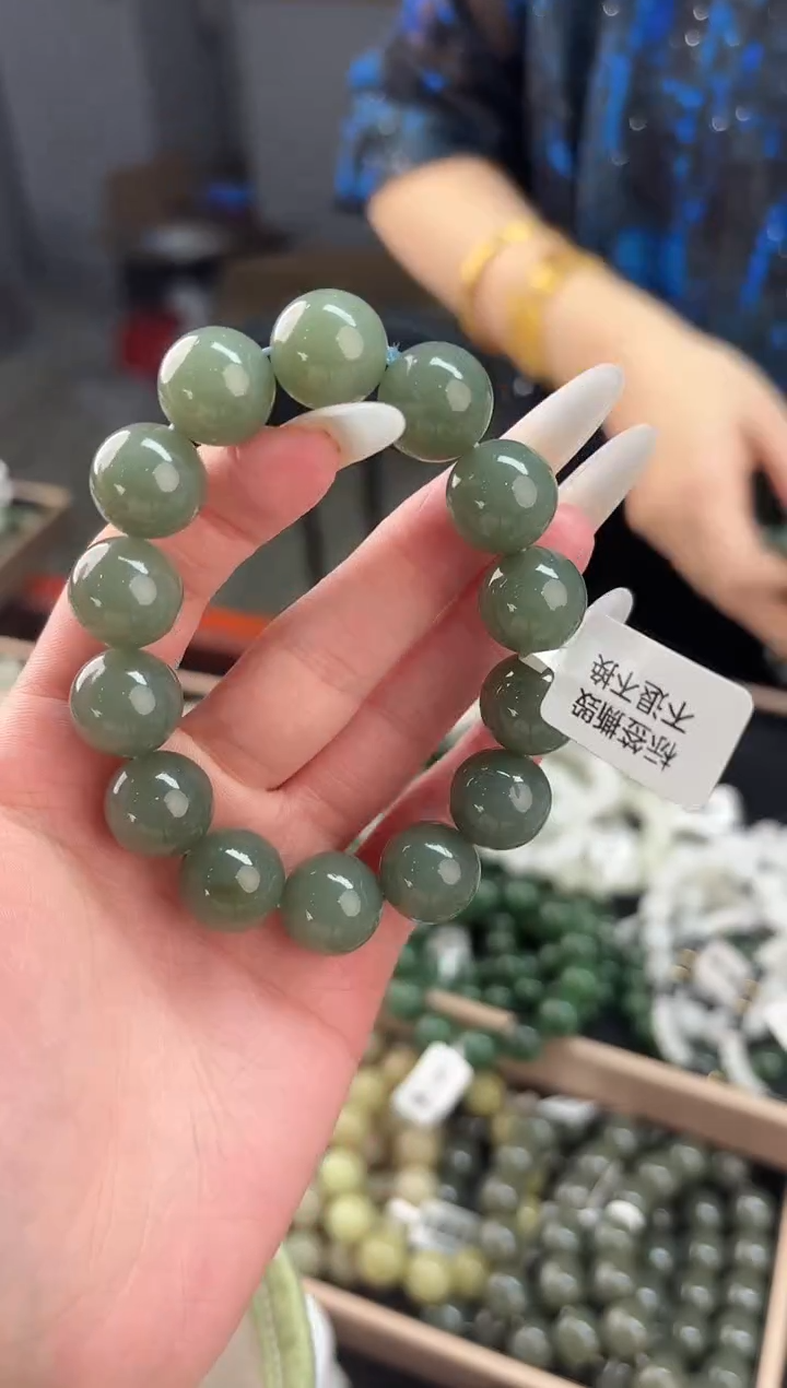 未镶嵌手串和田玉董小姐推荐 多样性发货 拍一发一dkl14